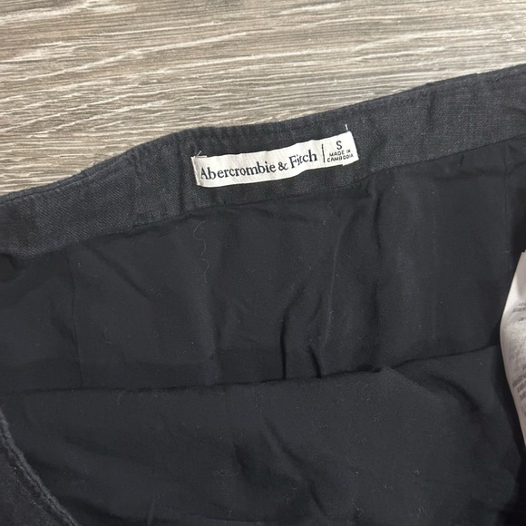 Abercrombie and Fitch size S black mini skirt - Picture 2 of 3